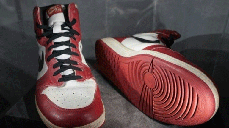 Ζευγάρι Air Jordan 1 πουλήθηκε έναντι 615.000 δολαρίων!