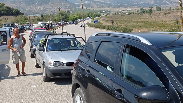 Κακαβιά: Oυρά 15 χιλιομέτρων στον συνοριακό σταθμό – Τεράστια ταλαιπωρία για τους οδηγούς