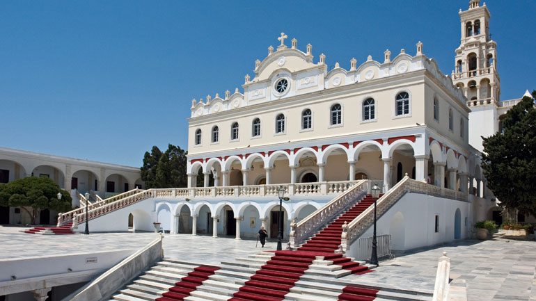 Η Ελλάδα γιορτάζει σήμερα την Κοίμηση της Θεοτόκου