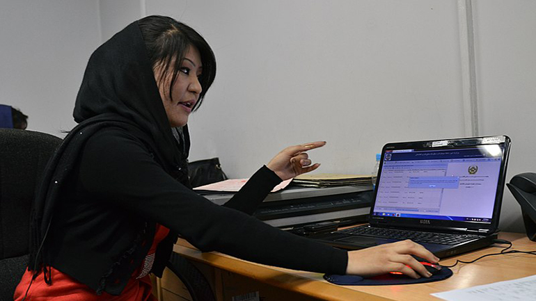 Αφγανιστάν: Ένοπλοι επιτέθηκαν σε γνωστή ακτιβίστρια για τα δικαιώματα των γυναικών 