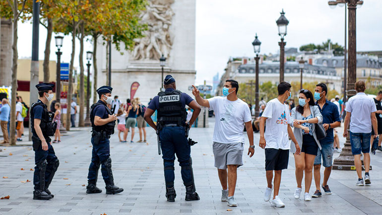 Γαλλία: Πελάτης μπαρ μαχαίρωσε στο μάτι τον φύλακα επειδή του ζήτησε να φορέσει μάσκα