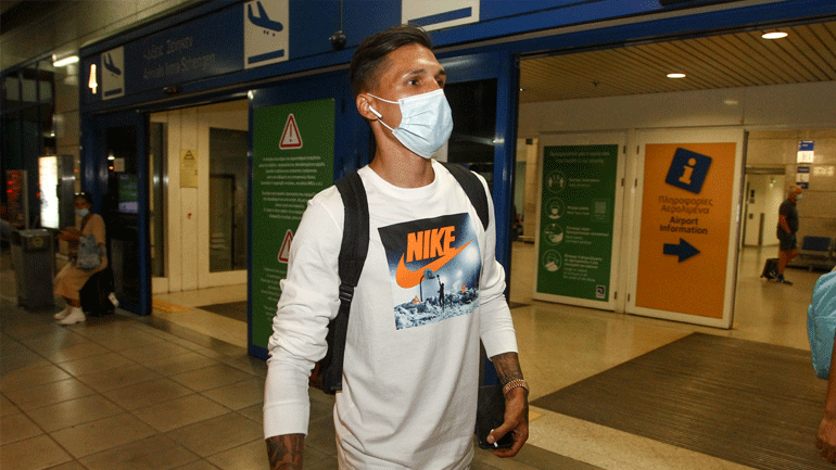 Ολυμπιακός: Έφτασε στην Αθήνα ο Χολέμπας