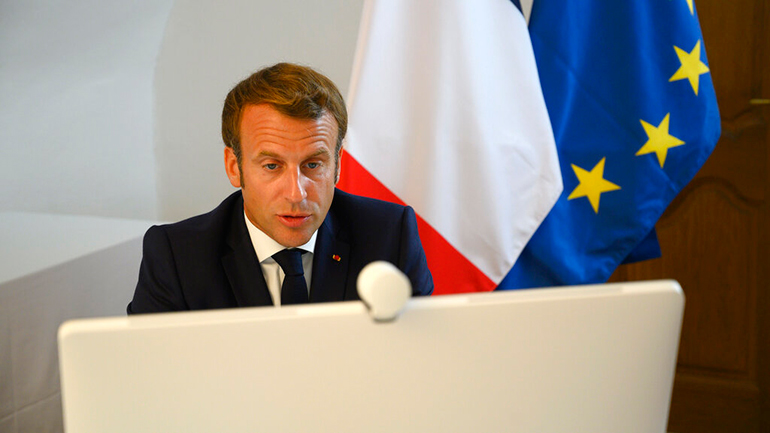 Ο  Μακρόν καλεί την ΕΕ «να συνεχίσει να κινητοποιείται» στο πλευρό των διαδηλωτών στην Λευκορωσία