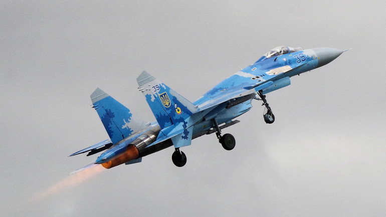 Ρωσικό μαχητικό Su-27 αναχαίτισε τρία αεροσκάφη των ΗΠΑ και της Βρετανίας στη Μαύρη Θάλασσα