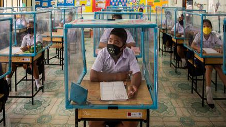 Μαθήματα σε πλαστικό κουτί στην Ταϊλάνδη