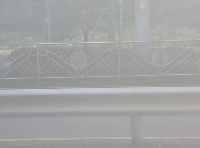 Θολή φωτογραφία που τραβήχτηκε με υγρασία στις κάμερες του Galaxy Note 20