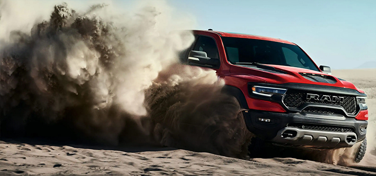 Το σίγουρο είναι πίσω από το τιμόνι του RAM TRX θα ελισαι μόνιμα με το χαμόγελο στα χείλη