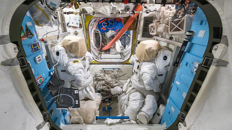 Εξερεύνηση του Διεθνούς Διαστημικού Σταθμού από τον φωτογραφικό φακό