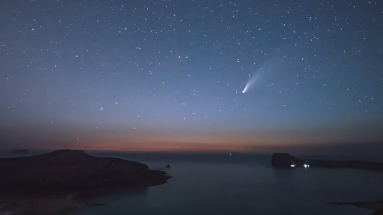 Κομήτης περνάει πάνω από τον ονειρεμένο Μπάλο Χανίων και τον “πιάνει” ο φακός