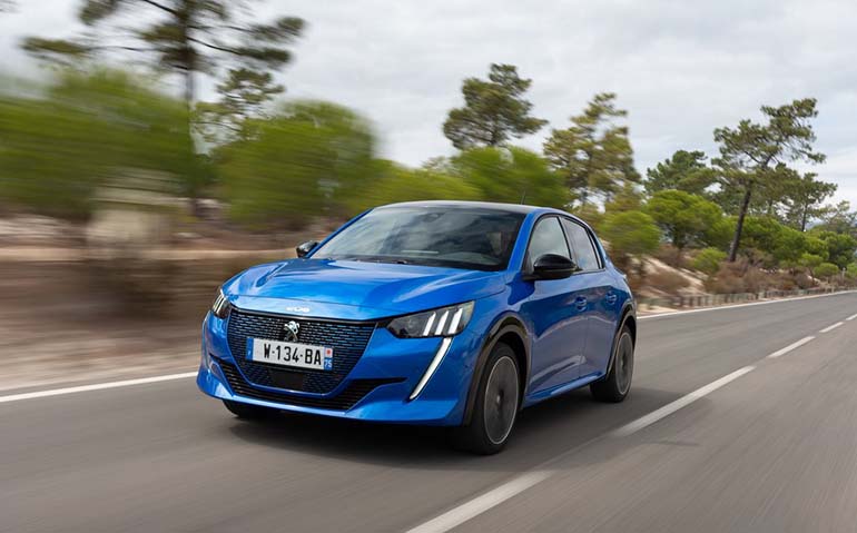 Το αμιγώς ηλεκτρικό Peugeot 208 ξεκίνησε δυναμικά τις πωλήσεις του