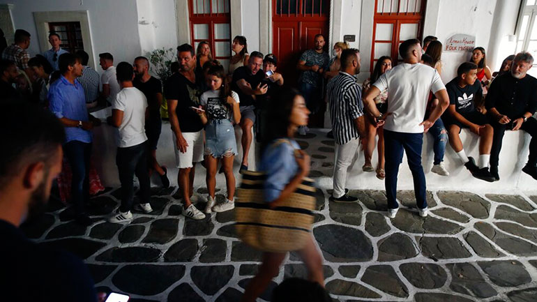 Το 112 «χτύπησε» σε Μύκονο και Χαλκιδική μετά την ανακοίνωση έκτακτων μέτρων