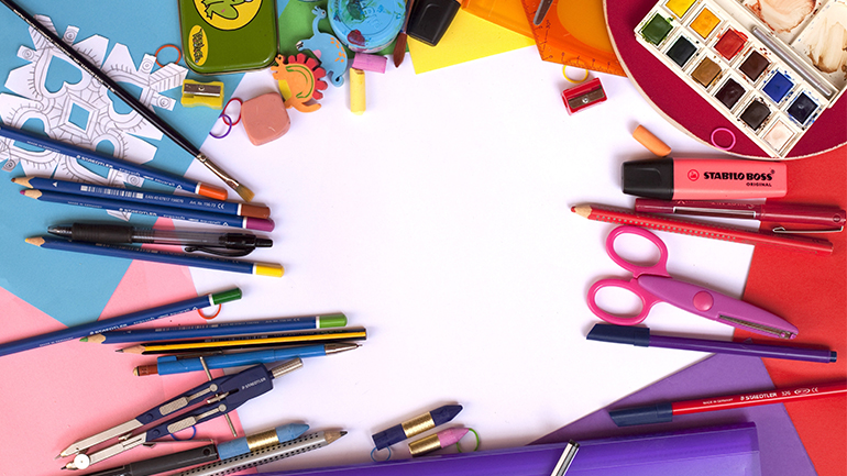 Για όλα τα χαρτικά και τα σχολικά της επόμενης χρονιάς πηγαίνουμε Public!