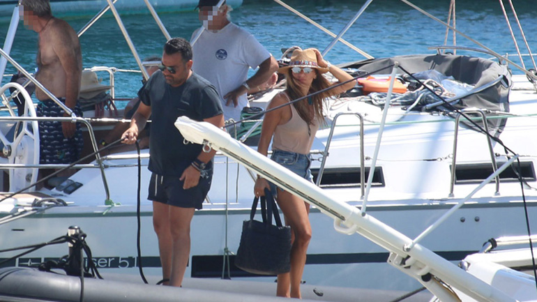 Διακοπές στα Κουφονήσια για την Ελένη Τσολάκη και τον Παύλο Πετρουλάκη