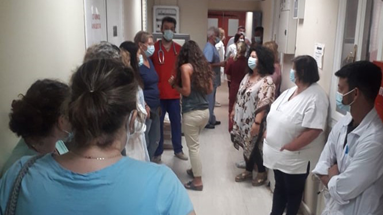 Οι εργαζόμενοι του Νοσοκομείου Σύρου δεν επιτρέπουν την απομάκρυνση του μοριακού αναλυτή