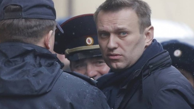 Ειδικά διαμορφωμένο αεροσκάφος βρίσκεται εν πτήσει προς Σιβηρία για να παραλάβει τον Ναβάλνι