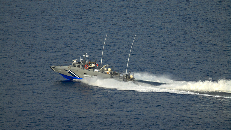 Παροχή συνδρομής σε σκάφος στον Πόρο