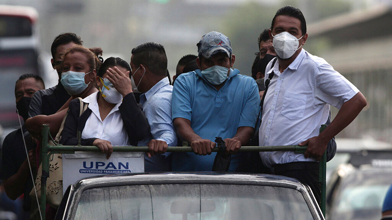 Παγκόσμια Τράπεζα:  Η πανδημία απειλεί να βυθίσει επιπλέον 100 εκατομμύρια ανθρώπους στην ακραία φτώχεια
