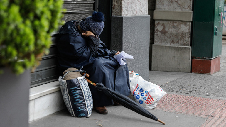 Η πανδημία απειλεί να βυθίσει επιπλέον 100 εκατομμύρια ανθρώπους σε ακραία φτώχεια