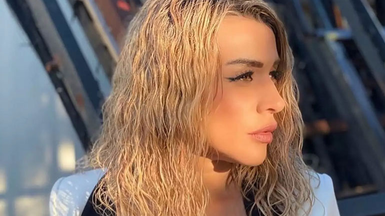 Έρρικα Πρεζεράκου: Η φωτογραφία μέσα από το νοσοκομείο με δεμένο χέρι