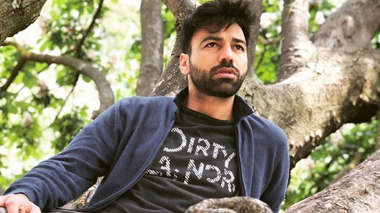 Ο Ανδρέας Γεωργίου μιλά για τα δύσκολα γυρίσματα στις «8 λέξεις» εν όψει κορωνοϊού