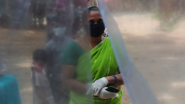 Ινδία: Ξεπέρασαν τα 3 εκατομμύρια τα επιβεβαιωμένα κρούσματα κορωνοϊού Ινδία: Ξεπέρασαν τα 3 εκατομμύρια τα επιβεβαιωμένα κρούσματα κορωνοϊού