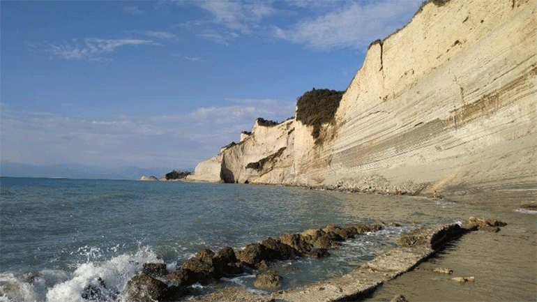 Λογγάς, ο κρυμμένος αργιλώδης παράδεισος των Νηρηίδων