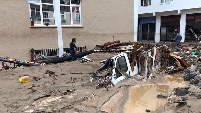 Αυξάνεται ο αριθμός των θυμάτων από τις πλημμύρες στην Τουρκία