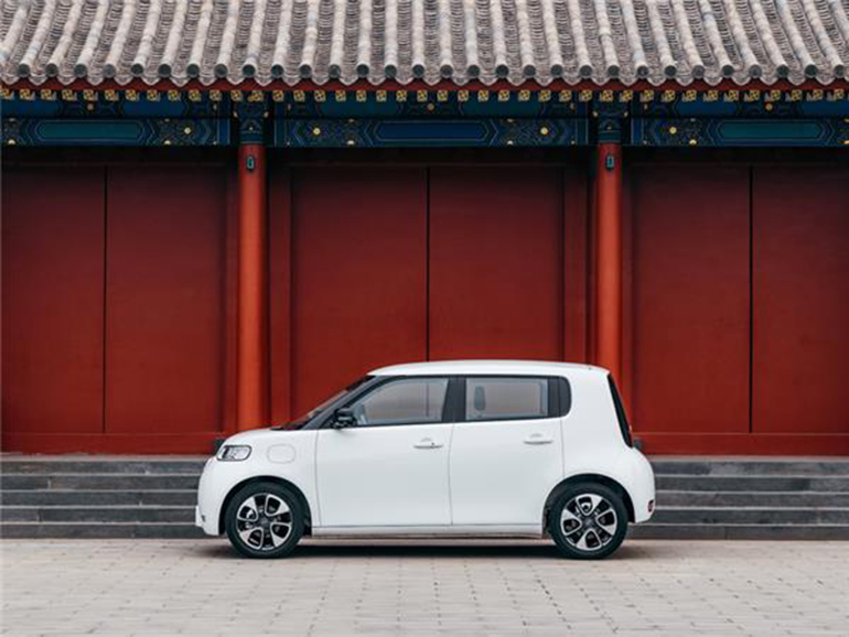 Το μήκος του Ora White Cat φτάνει τα 3,6 μέτρα...