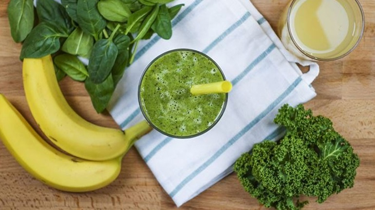 Green smoothie με σπανάκι για απώλεια κιλών