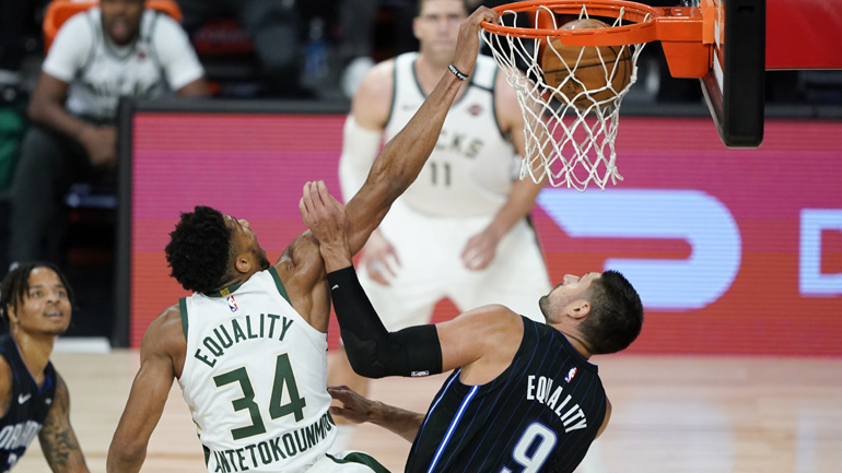 Τρίτη νίκη για τους Μπακς, 121-106 τους Μάτζικ