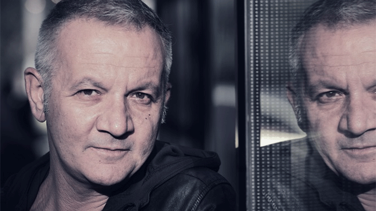 «Απ’ τα Εξάρχεια ως το Πεκίνο» με τον Χρήστο Θηβαίο