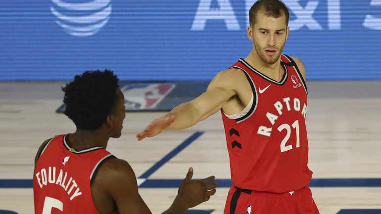 NΒΑ: «Σκούπισαν» οι Ράπτορς, εξωπραγματικός Ντόντσιτς