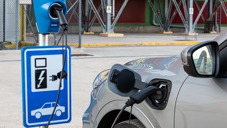 Ένα εκατ. ευρώ δόθηκε από το Υπουργείο Περιβάλλοντος σε 18 ώρες για επιδοτήσεις ηλεκτρικών οχημάτων Ένα εκατ. ευρώ δόθηκε από το Υπουργείο Περιβάλλοντος σε 18 ώρες για επιδοτήσεις ηλεκτρικών οχημάτων