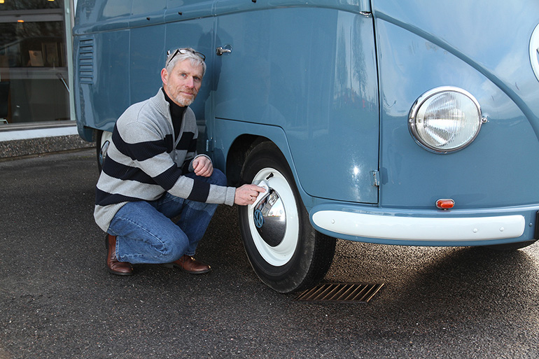 Ο Tonny L. από τη Δανία ήταν αυτός που βρήκε και έδωσε και πάλι ζωντάνια στο πρώτο VW Transporter που κατασκευάστηκε στην ιστορία της μάρκας.