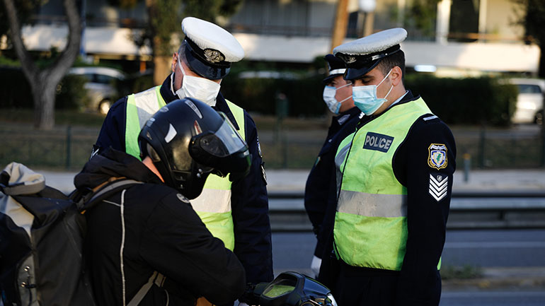 Περισσότερες από 430 παραβάσεις για μη χρήση μάσκας