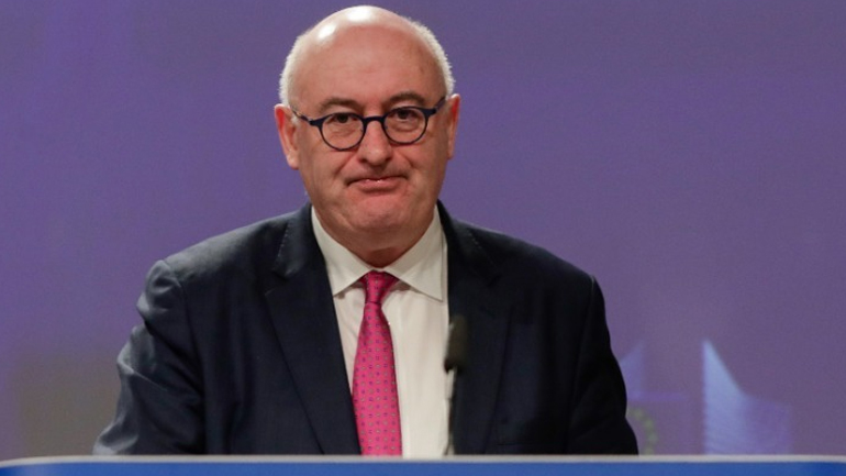 Την παραίτησή του από Επίτροπος Εμπορίου της Ε.Ε. ανακοίνωσε ο Φιλ Χόγκαν