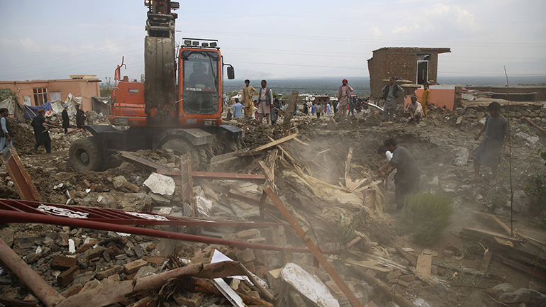 Αφγανιστάν: Τουλάχιστον 100 νεκροί – Η πόλη Σαρικάρ καταστράφηκε από τις πλημμύρες