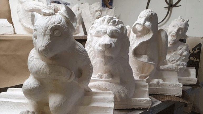 Γλυπτά χαρακτήρων από «Τα Χρονικά της Νάρνια» σε ναό του 12ου αιώνα