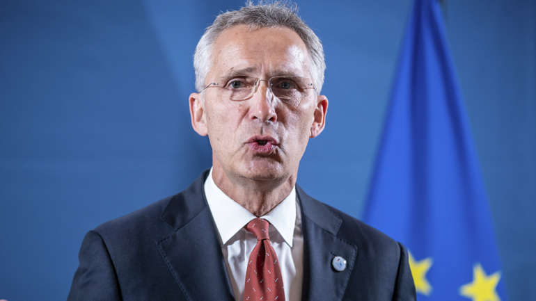 Στόλτενμπεργκ: Η Τουρκία εμποδίζει τη συνεργασία του NATO με την Ε.Ε. για την επιβολή του εμπάργκο όπλων του ΟΗΕ στη Λιβύη