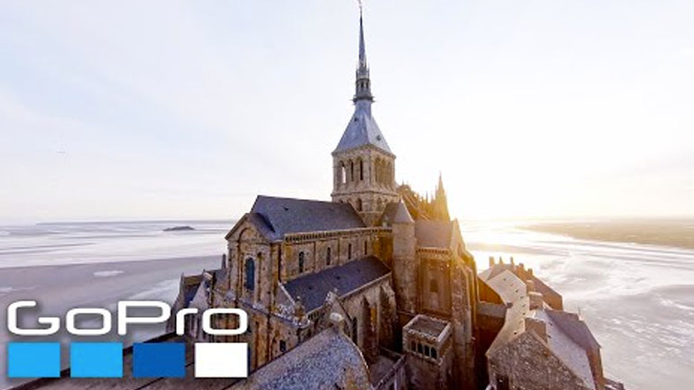 Ένα drone στο Mont-Saint-Michel