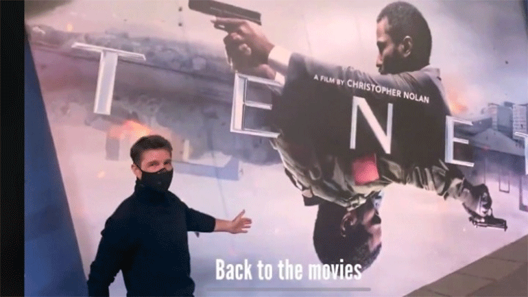 Ο Τομ Κρουζ παρακολούθησε με μάσκα την ταινία «Tenet»