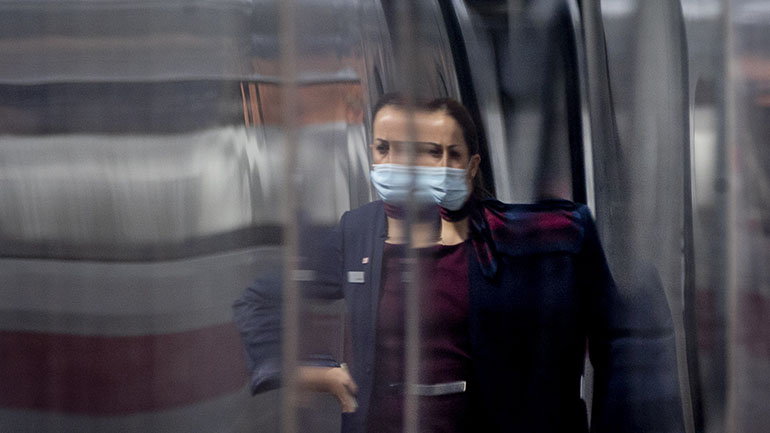 Η Πολωνία συντομεύει την περίοδο της καραντίνας σε 10 ημέρες Η Πολωνία συντομεύει την περίοδο της καραντίνας σε 10 ημέρες