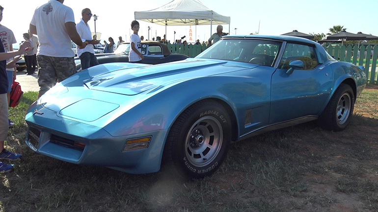 Corvette C3 της δεκαετίας του '70. Απλά βγάζε μάτια...