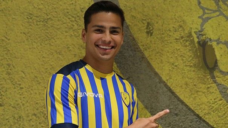 Στον Παναιτωλικό ο Μεντίνα