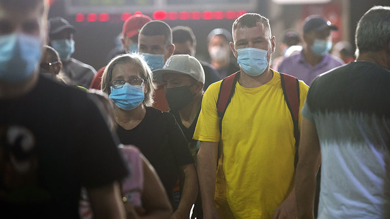 Ολλανδία: Το Άμστερνταμ καταργεί την υποχρεωτική χρήση μάσκας στους δημόσιους χώρους