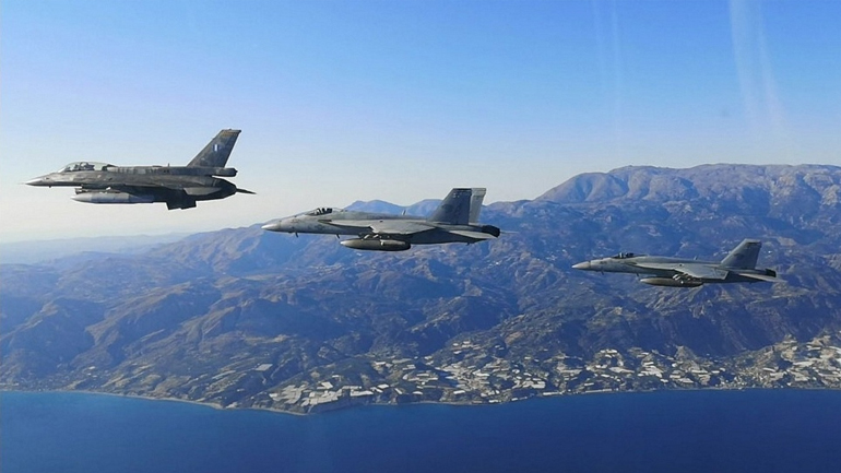 Διπλωματικές πηγές: Αυτονόητη η επέκταση και του ελληνικού εναέριου χώρου