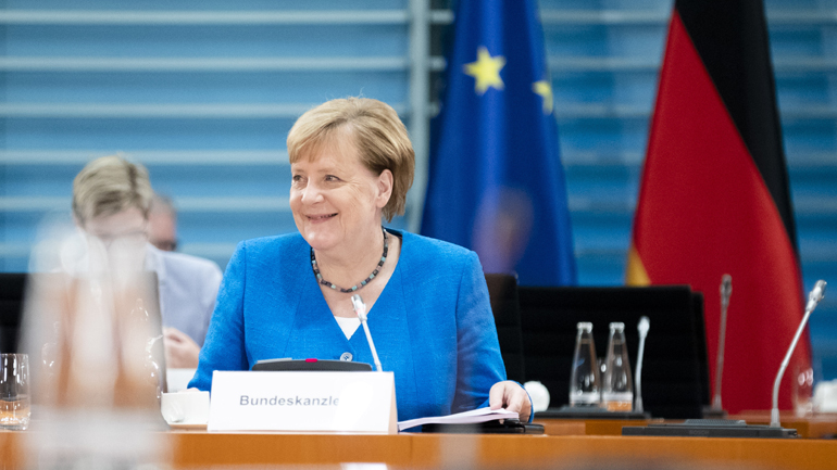 Δημοσκόπηση ZDF: Ελαφρά άνοδος SPD – Δημοφιλέστερη πολιτικός η Μέρκελ