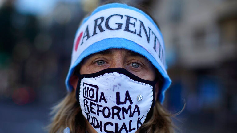 Αργεντινή: Χαλαρώνουν οι περιορισμοί που έχουν επιβληθεί στη χώρα