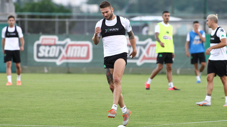 Παναθηναϊκός: Τραυματίστηκε ο Βιγιαφάνιες, ανανεώνει ο Σένκεφελντ