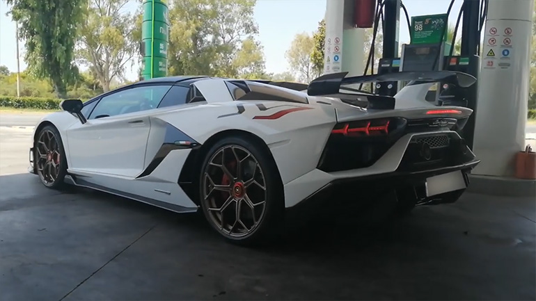 Προκαλεί με τέτοια σχεδίαση...